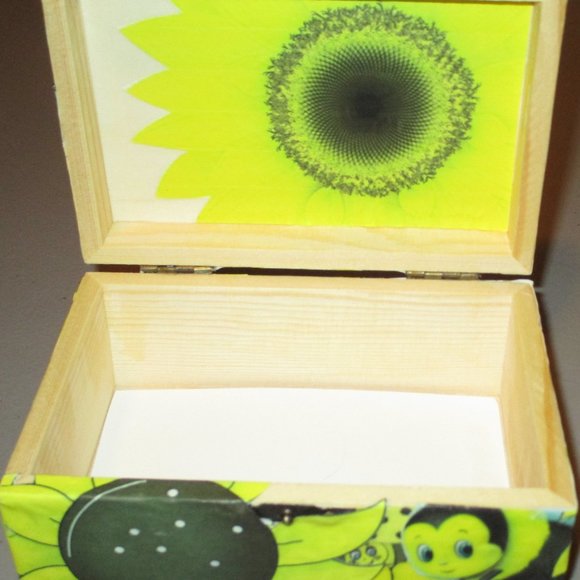 Bumble Bee Yellow Decoupage Wooden Stash Box Sunflower Catchall Hand Crafted - Picture 3 of 7